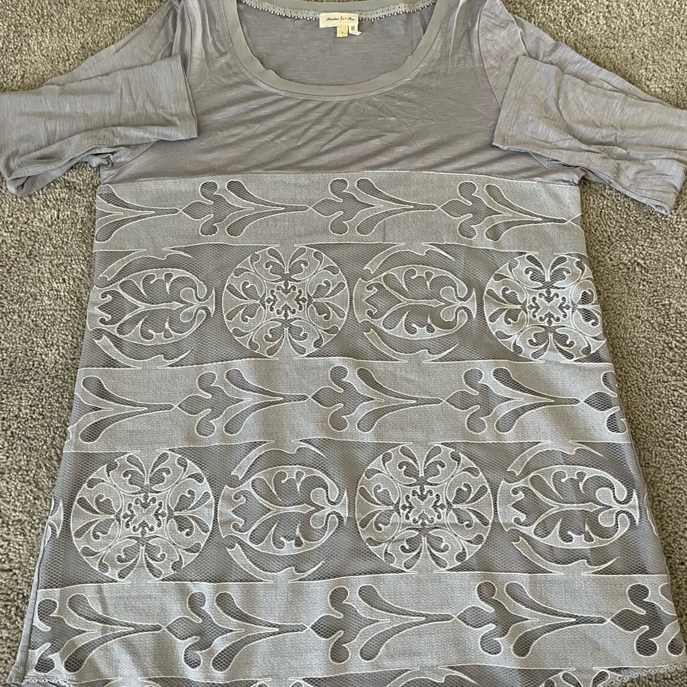 Anthropologie - Light Lilac - Size Large - 3/4 Sleeve Top with Lace Overlay
